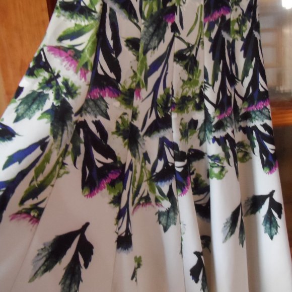 Danny & Nicole Sleeveless Floral Flare Dress - Size 6 - Picture 2 of 8